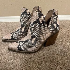 Vince Camuto Booties